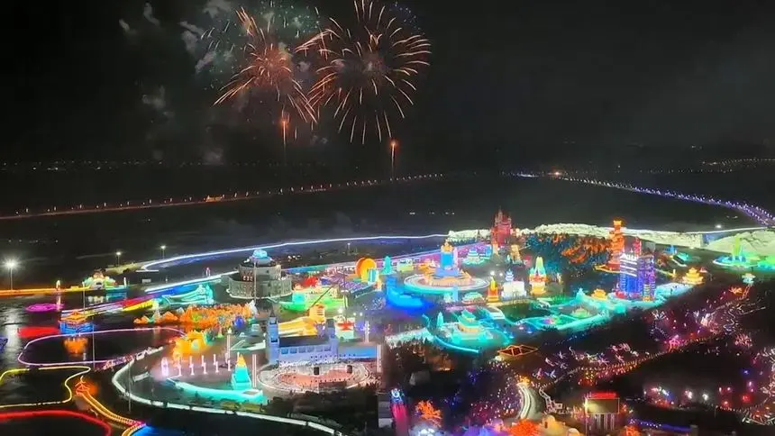 《热雪沸腾的我们》：青春的冰雪奇缘，守护梦想的勇气与蜕变！